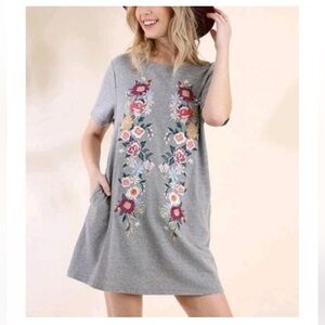 Umgee Floral Embroidered Short Sleeve Dress with pockets